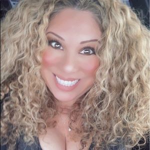 Meet your Posher, Gabriela